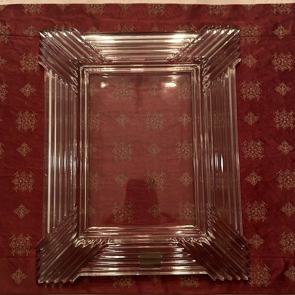 New Mikasa Starburst Frame. Fits 5x7 picture. Made in Austria